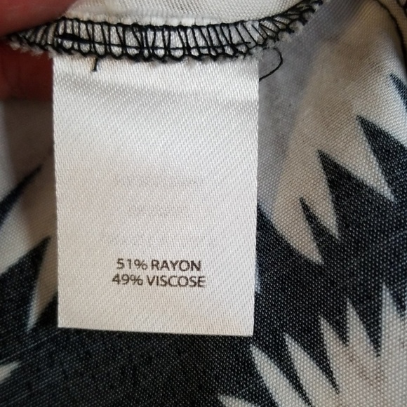 3/$15 Halogen Floral Blouse - XS - Picture 4 of 7